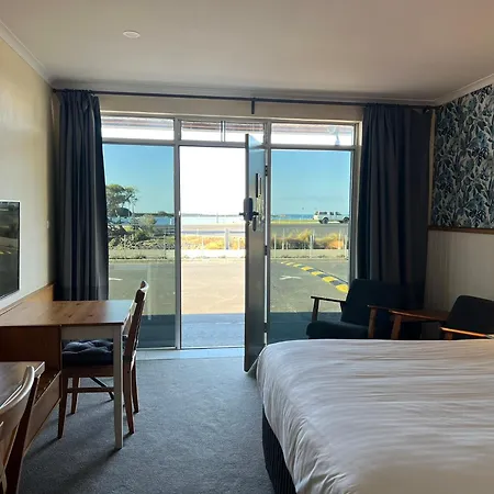 The Waterfront Wynyard Hotel Exterior photo