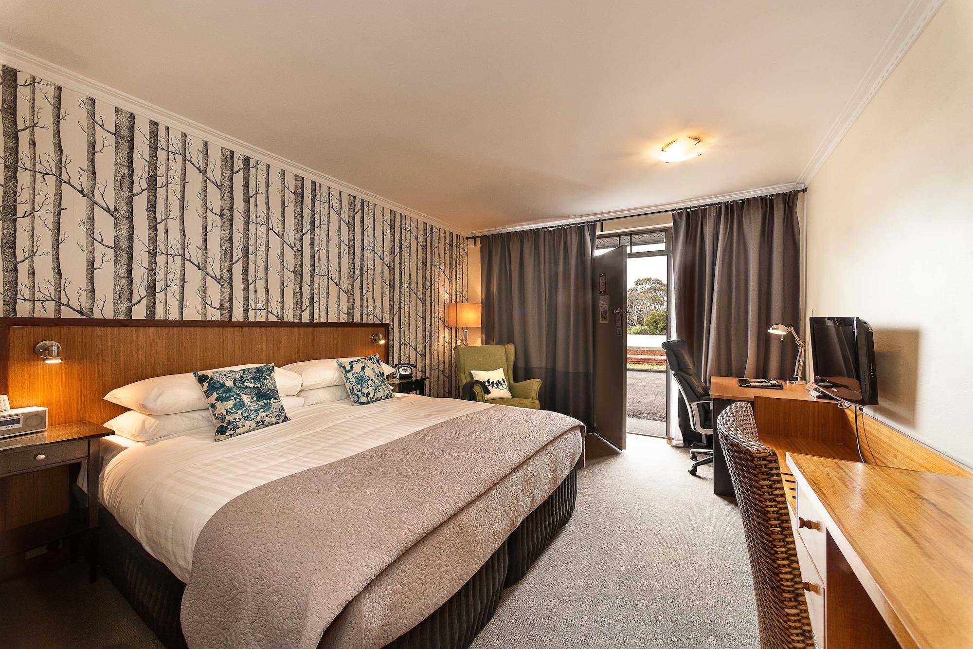 The Waterfront Hotel 3*