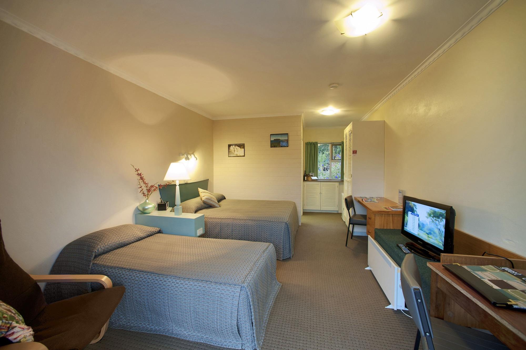 The Waterfront Hotel 3*