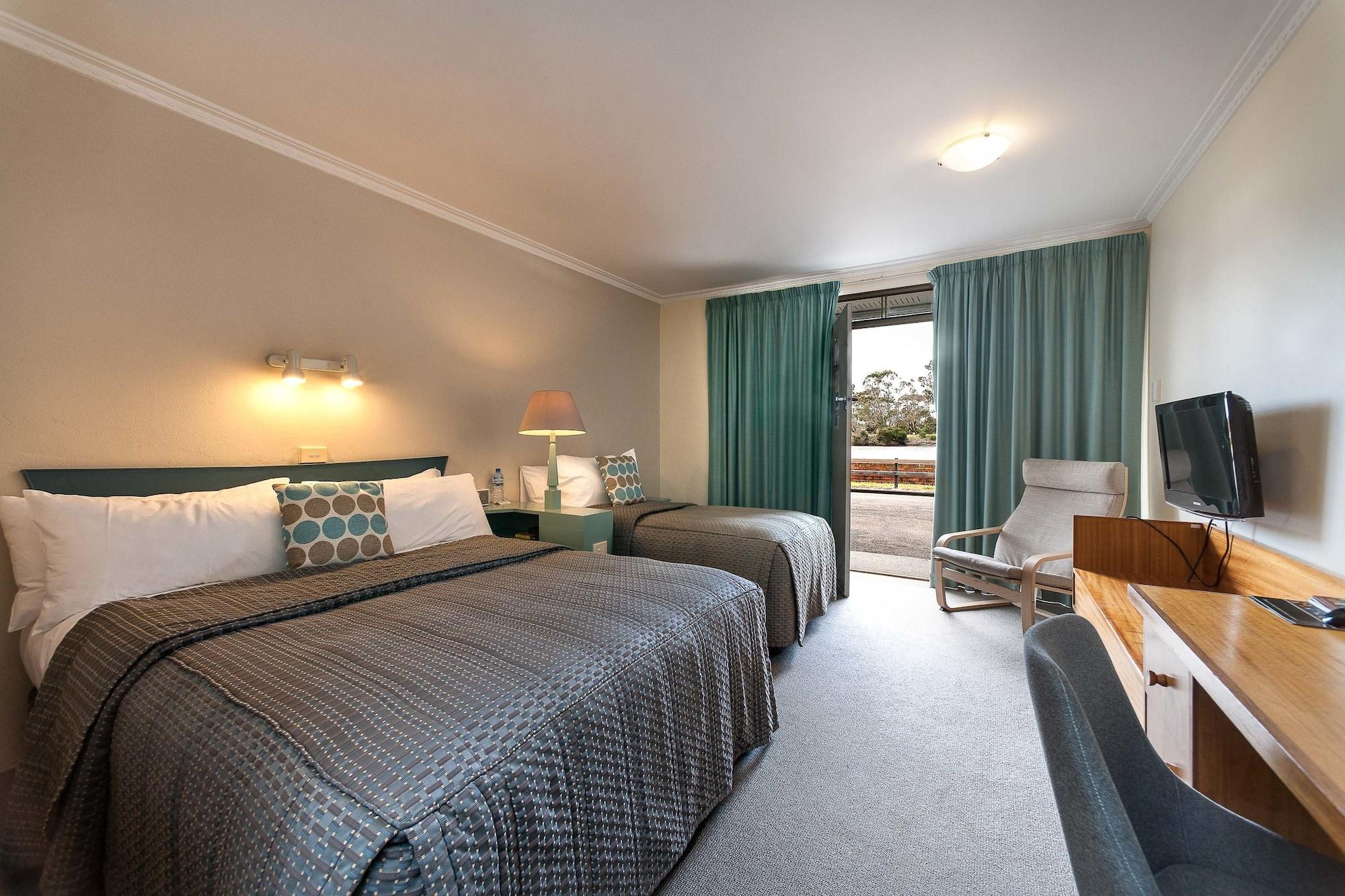 The Waterfront 3*