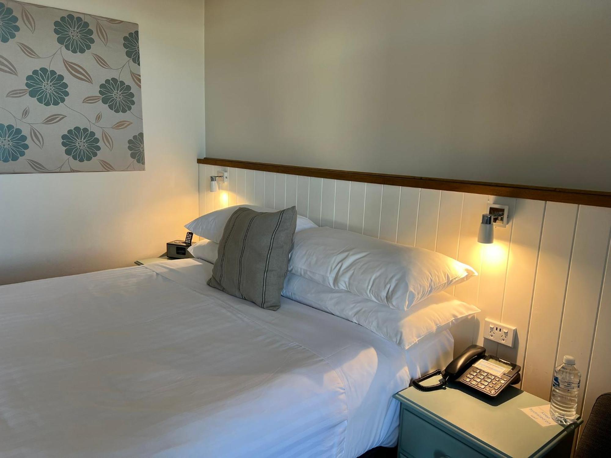 Hotel The Waterfront 3*