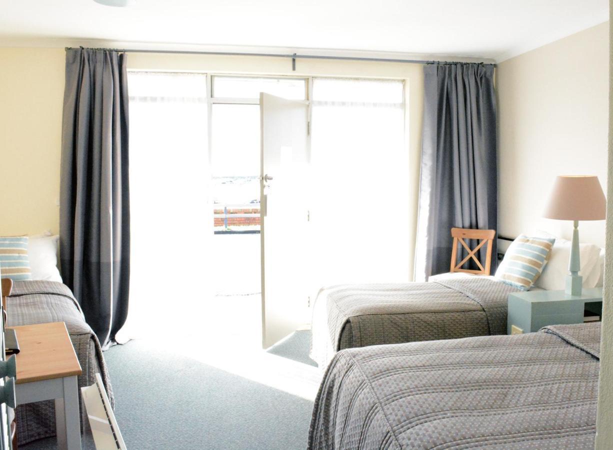 Hotel The Waterfront 3*